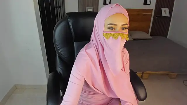 Safiya   online show from 07.24.26