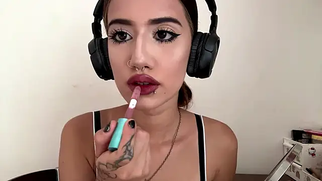 JuliaPierce online show from 07.09.26