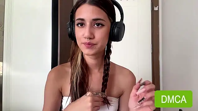 JuliaPierce online show from 07.25.26