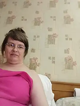 Snapshot of Irena-mis chatting on 07.28.26 Irena-mis online show from 07.28.26