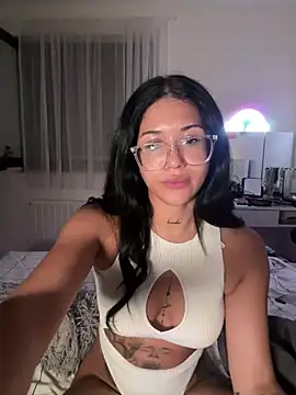 littlelatina online show from 07.20.26