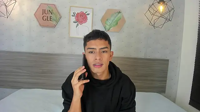 Snapshot of Alejo_Jones_ chatting on 07.16.26 Alejo Jones online show from 07.16.26