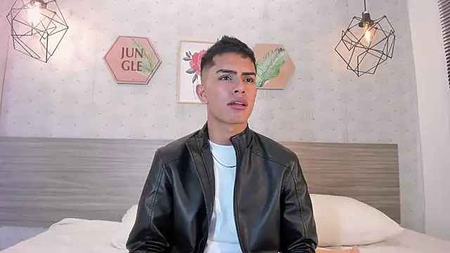 Snapshot of Alejo_Jones_ chatting on 07.25.26 Alejo Jones online show from 07.25.26
