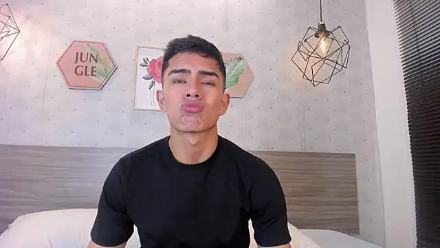 Snapshot of Alejo_Jones_ chatting on 07.28.26 Alejo Jones online show from 07.28.26