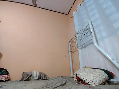 CreamyJulia online show from 07.28.26