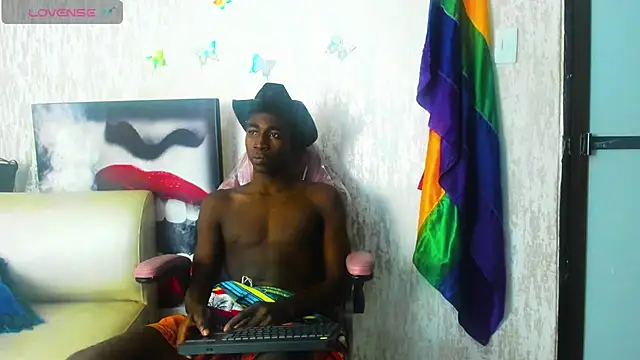 Snapshot of elio_x chatting on 07.29.26 elio x online show from 07.29.26