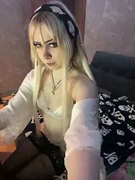 Snapshot of Sindy-Lou chatting on 07.21.26 Sindy-Lou online show from 07.21.26