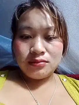 Snapshot of Lan-oanh chatting on 07.25.26 Lan-oanh online show from 07.25.26