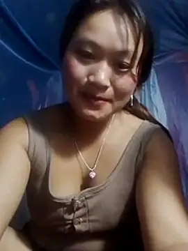 Snapshot of Lan-oanh chatting on 07.26.26 Lan-oanh online show from 07.26.26