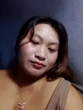 Snapshot of Lan-oanh chatting on 07.27.26 Lan-oanh online show from 07.27.26
