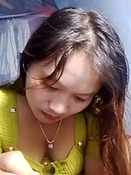 Snapshot of Lan-oanh chatting on 07.28.26 Lan-oanh online show from 07.28.26