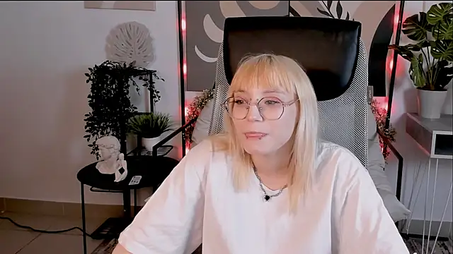 ReminaMeow online show from 07.14.26