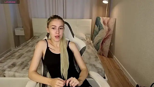 ChloexBarbie online show from 07.23.26