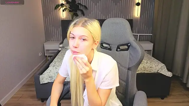 ChloexBarbie online show from 07.27.26