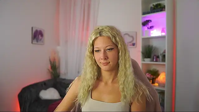 EmilySwann  online show from 07.29.26