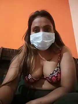 Snapshot of sana_khan chatting on 07.25.26 sana khan online show from 07.25.26