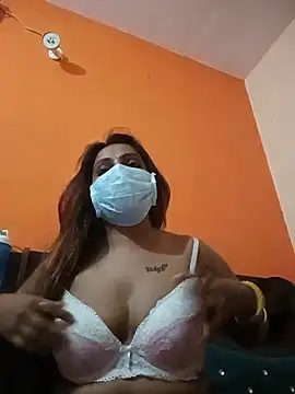 Snapshot of sana_khan chatting on 07.26.26 sana khan online show from 07.26.26