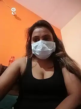 Snapshot of sana_khan chatting on 07.28.26 sana khan online show from 07.28.26