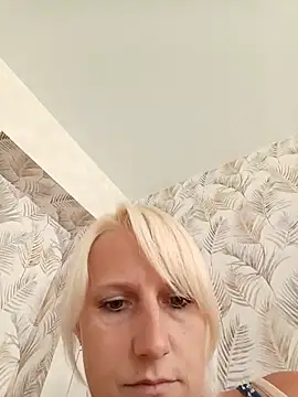 Snapshot of Amina-lov chatting on 07.11.26 Amina-lov online show from 07.11.26