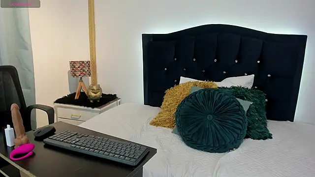 Snapshot of Cleo_Rousee_ chatting on 07.12.26 Cleo Rousee online show from 07.12.26