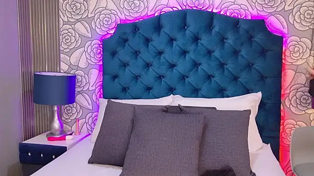 RoxyReinn online show from 07.21.26