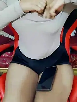 Snapshot of almasee chatting on 07.23.26 almasee online show from 07.23.26