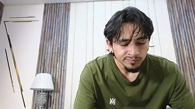 Snapshot of LatinShortt chatting on 07.15.26 LatinShortt online show from 07.15.26