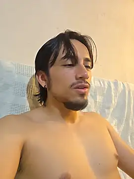 Snapshot of LatinShortt chatting on 07.27.26 LatinShortt online show from 07.27.26