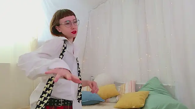 Naomi Evermore online show from 07.18.26