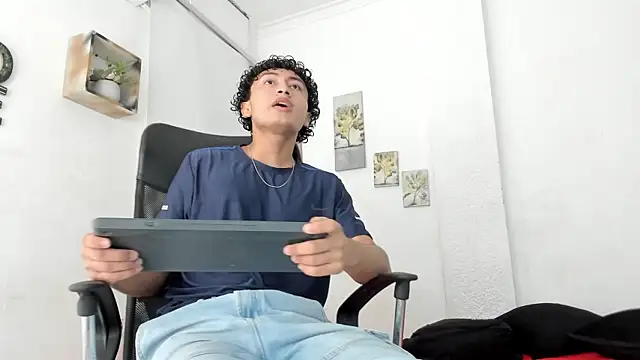 Snapshot of jeanspooll chatting on 07.28.26 jeanspooll online show from 07.28.26