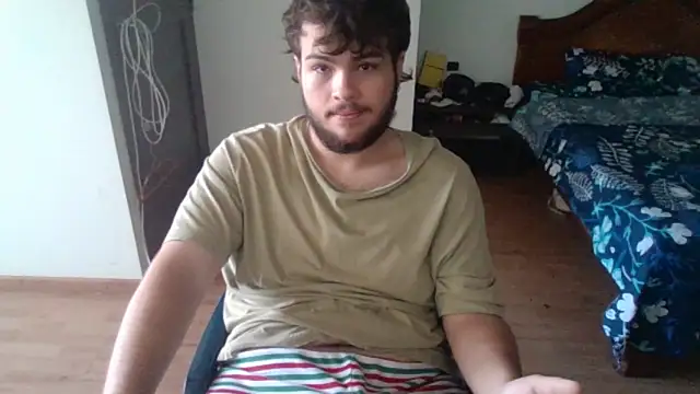 Snapshot of lipzard chatting on 07.24.26 lipzard online show from 07.24.26