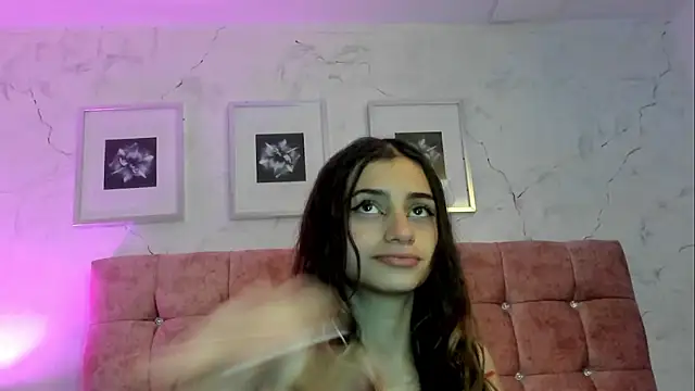 Snapshot of Katalina_Laurent chatting on 07.25.26 Katalina Laurent online show from 07.25.26