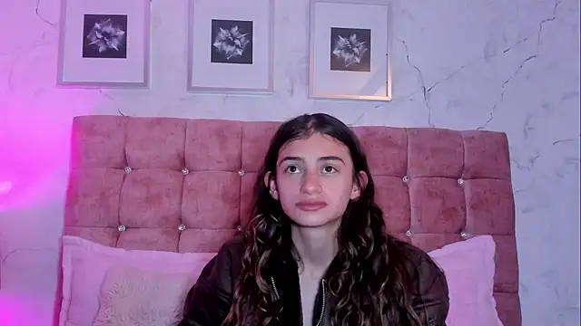 Snapshot of Katalina_Laurent chatting on 07.28.26 Katalina Laurent online show from 07.28.26