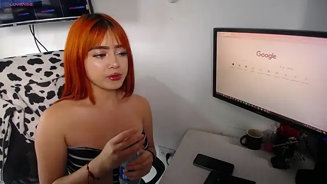 Snapshot of Roxy_Fox_2 chatting on 07.23.26 Roxy Fox 2 online show from 07.23.26