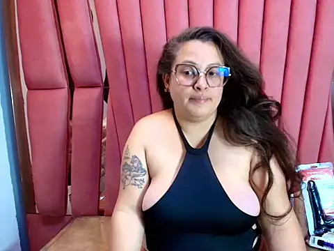 SaraThonson  online show from 07.18.26