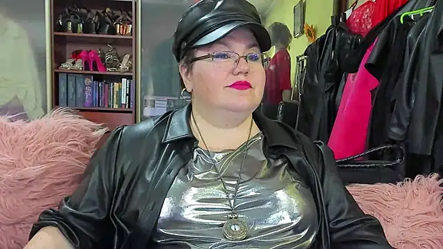 KaryQueen online show from 03.05.25