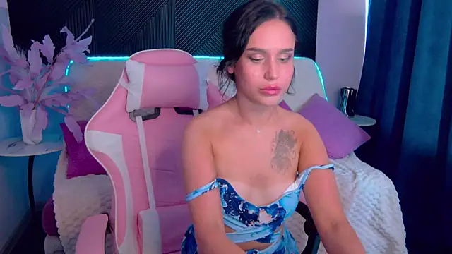 Snapshot of VickyKisss chatting on 07.29.26 VickyKisss online show from 07.29.26