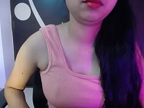Snapshot of kiaraa_01 chatting on 07.27.26 kiaraa 01 online show from 07.27.26