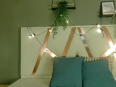 Snapshot of NoeliaSaenz__ chatting on 07.18.26 NoeliaSaenz online show from 07.18.26