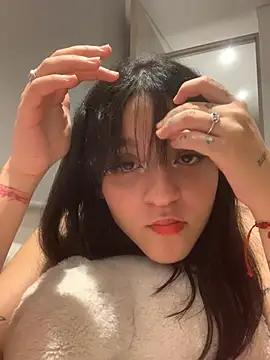 Snapshot of ruemi_rose chatting on 07.19.26 ruemi rose online show from 07.19.26