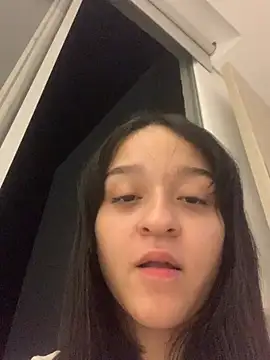 Snapshot of ruemi_rose chatting on 07.25.26 ruemi rose online show from 07.25.26
