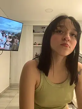 Snapshot of ruemi_rose chatting on 07.26.26 ruemi rose online show from 07.26.26