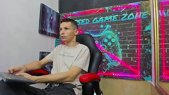 Snapshot of Isaak_Bless chatting on 07.17.26 Isaak Bless online show from 07.17.26