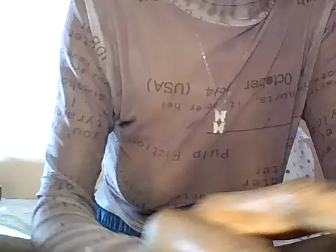 Snapshot of Gram-luxe chatting on 07.14.26 Gram-luxe online show from 07.14.26