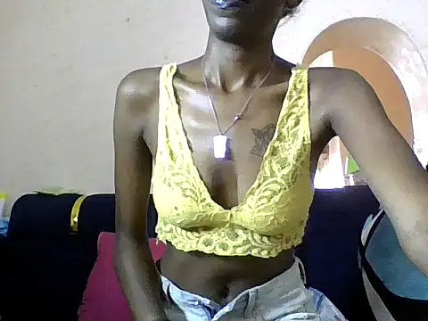 Snapshot of Gram-luxe chatting on 07.17.26 Gram-luxe online show from 07.17.26