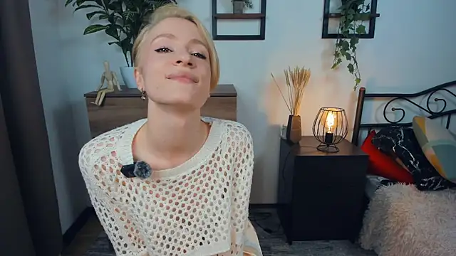 Snapshot of JanettePerro chatting on 07.15.26 JanettePerro online show from 07.15.26