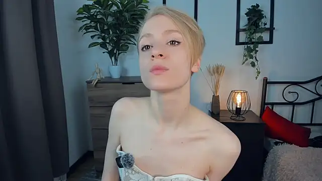Snapshot of JanettePerro chatting on 07.16.26 JanettePerro online show from 07.16.26