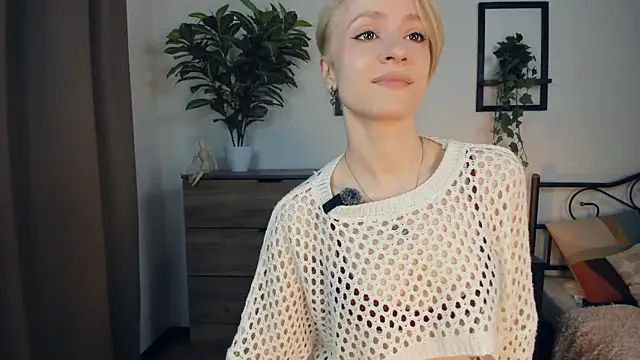 Snapshot of JanettePerro chatting on 07.18.26 JanettePerro online show from 07.18.26