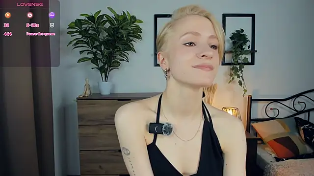 Snapshot of JanettePerro chatting on 07.26.26 JanettePerro online show from 07.26.26