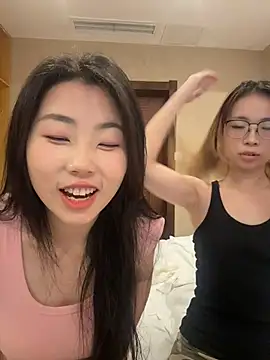 Snapshot of xiaozz-001 chatting on 07.29.26 xiaozz-001 online show from 07.29.26